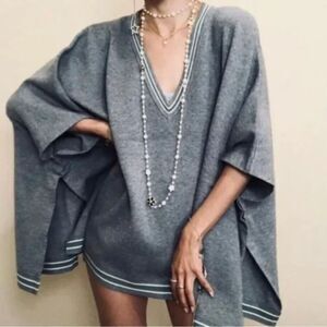 HOUSE OF HARLOW 1960‎ Knit Oversized Poncho One Size